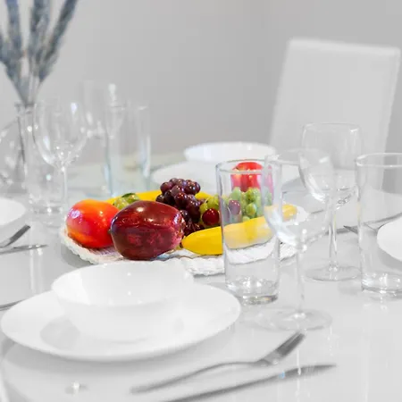 The Marson's Collection - 2 Bedroom - Balcony - Secure Parking - 4mc Apartment *