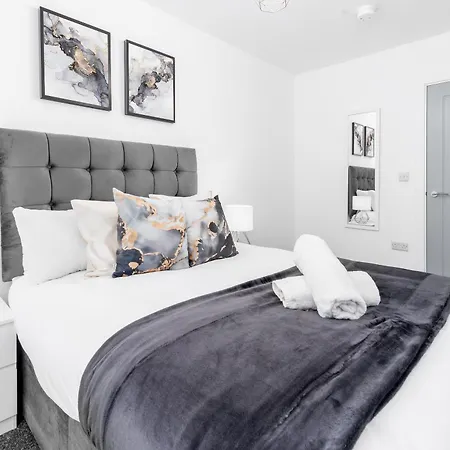 The Marson's Collection - 2 Bedroom - Balcony - Secure Parking - 4mc *